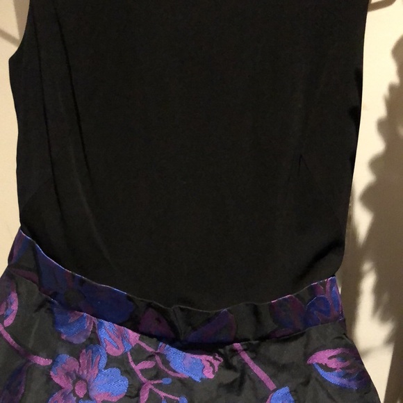 Aidan Mattox. Size 8. Gorgeous cocktail/party dress with peekaboo keyhole back. - Picture 3 of 8